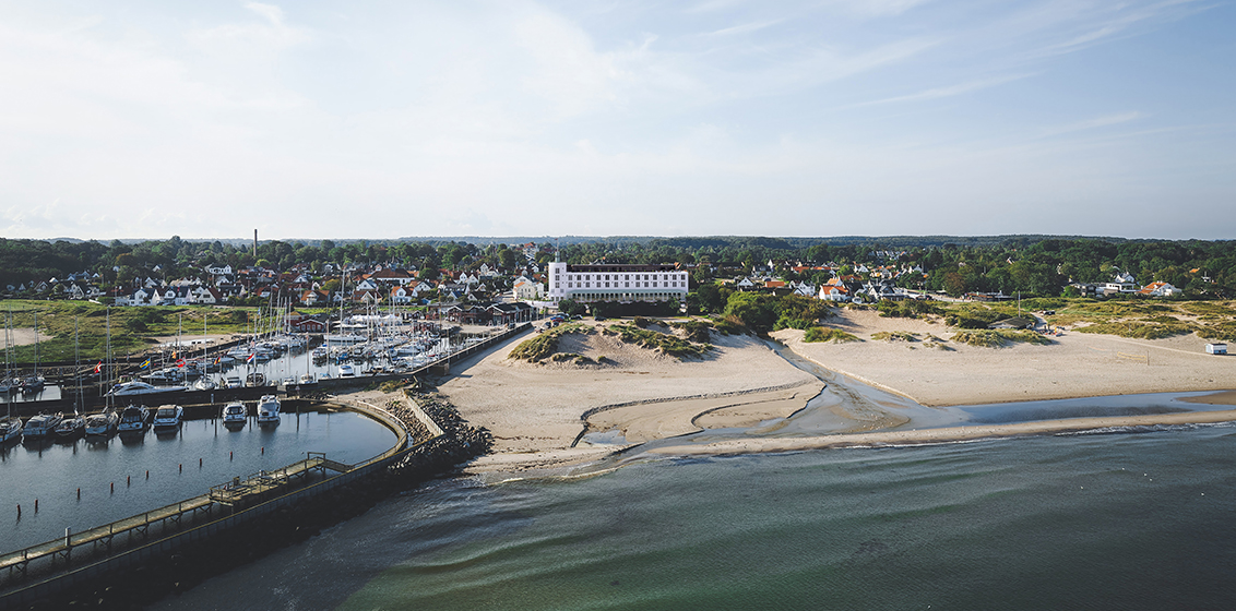 Exterior view of CORI Hornbæk Hotel with the Sky Suite visible.