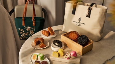 Luxurious mooncakes in an elegant tote bag from Four Seasons Hotel Singapore